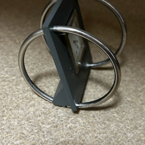 Vintage Quartz Mini Clock - Picture 6 of 13